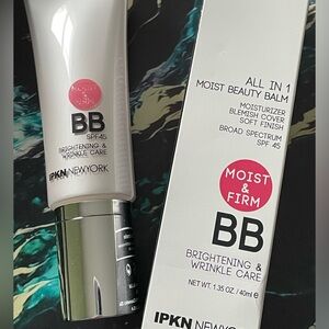 NIB  IPKN NEWYORK MOIST & FIRM BB BRIGHTENING & WRINKLE CARE in Light / Medium